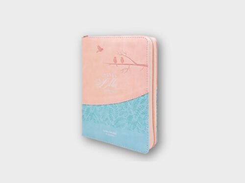 Biblia RVR60 Letra Grande 11 Puntos – Diseño Pájaros (Rosa/Azul) Tamaño portátil con cierre | Imitación piel de alta calidad