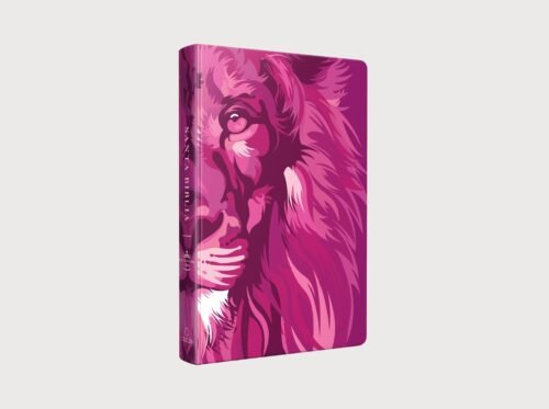 Biblia de una joven conforme al corazón de Dios (53) Biblia RVR 1960 Tamaño Manual Ultrafina con Letra Grande | León de Judá Rosada | Tapa Dura con Estudio de los Nombres de Dios